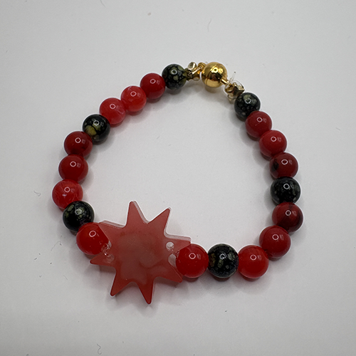 Bracelet étoile en résine et perles