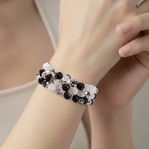 Bracelet artisanal en perles contrastées noir & blanc aux effets marbrés