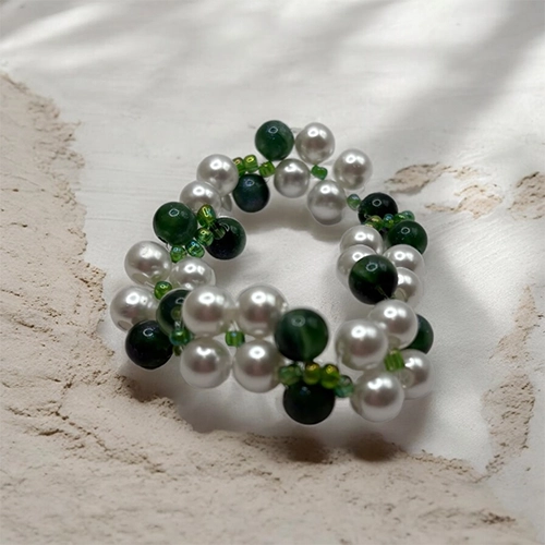 Bracelet élastique artisanal blanc et vert