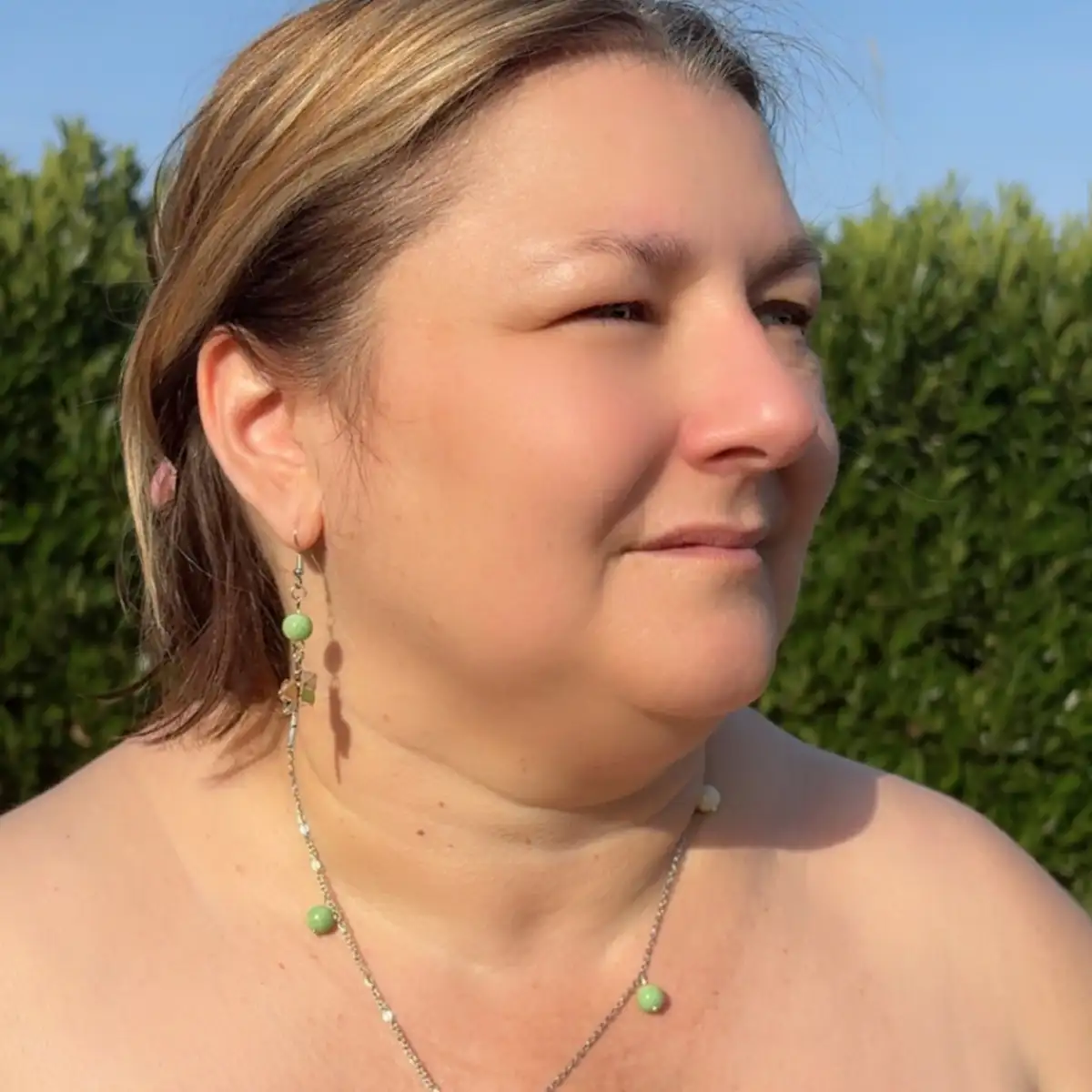 Parure « Libellule des Jardins » – Collier et boucles d'oreilles artisanaux en résine et acier inoxydable