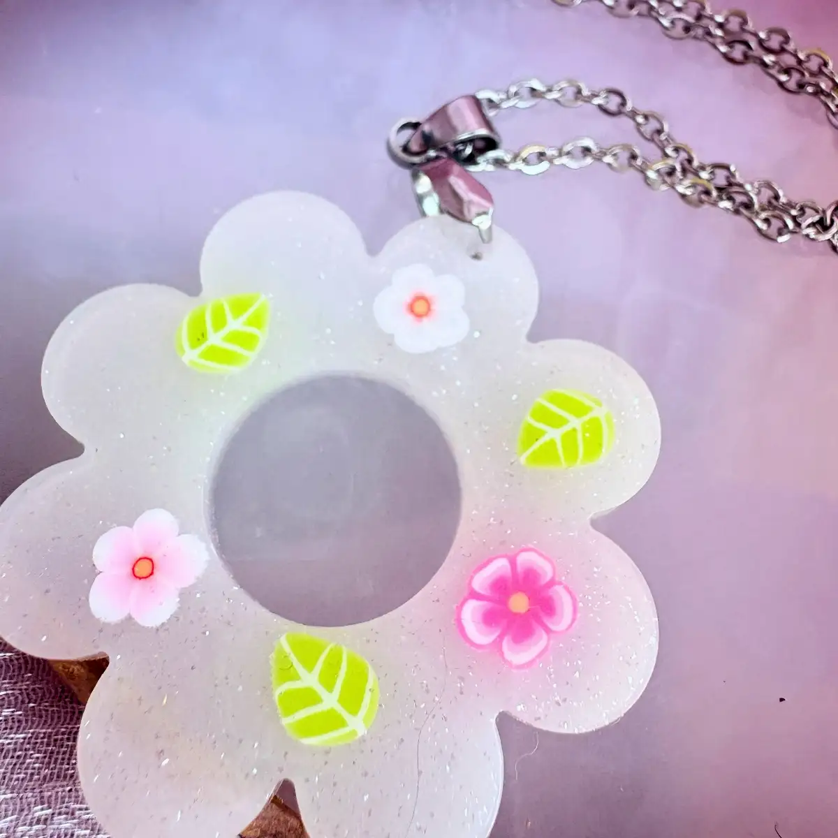Collier Jardin de Printemps – Collier artisanal en résine et acier Inoxydable