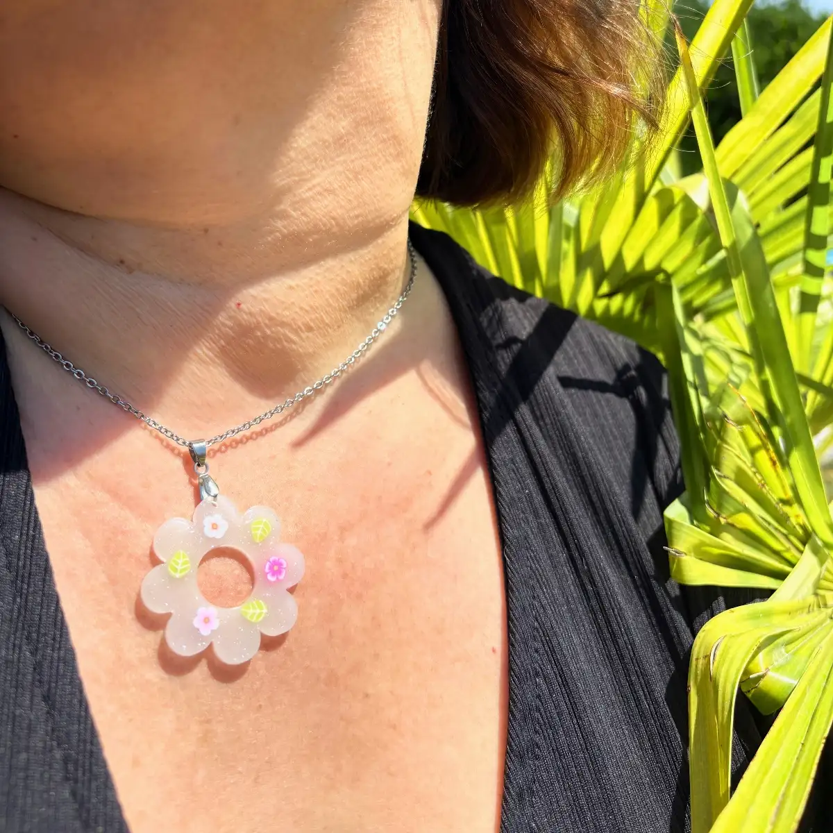 Collier Jardin de Printemps – Collier artisanal en résine et acier Inoxydable