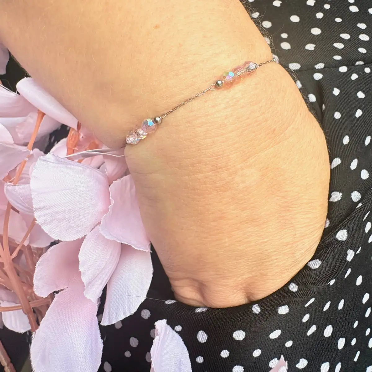 Bracelet femme en perles de verre roses et acier argenté