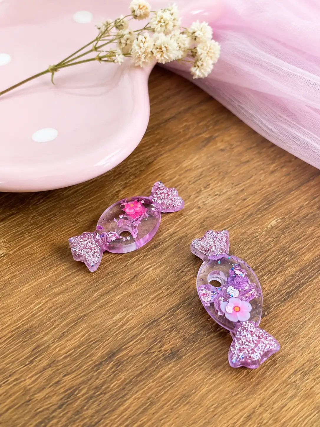 Pampilles artisanales « Bonbon Enchanté » en résine et simili cuir