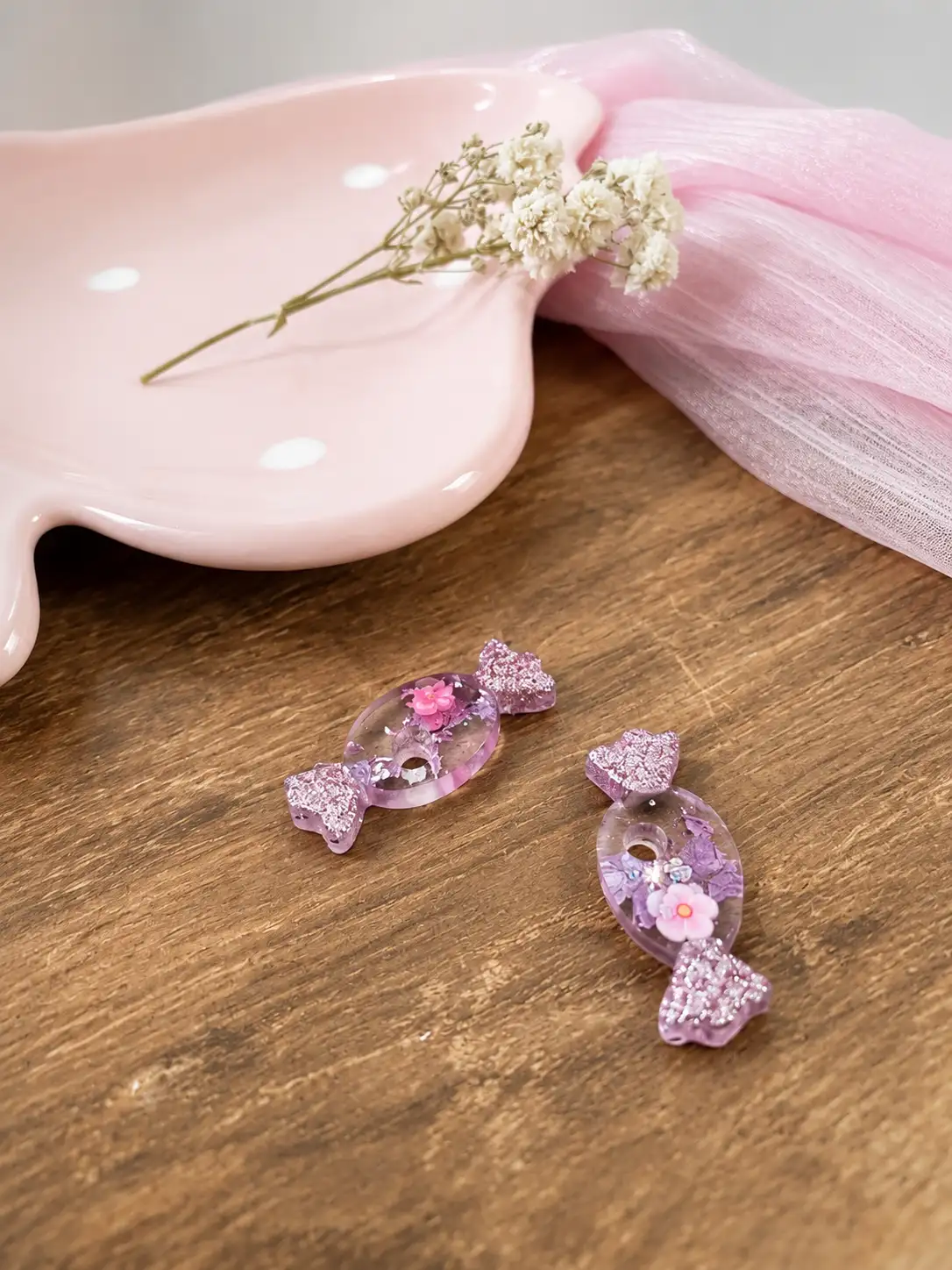Pampilles artisanales « Bonbon Enchanté » en résine et simili cuir