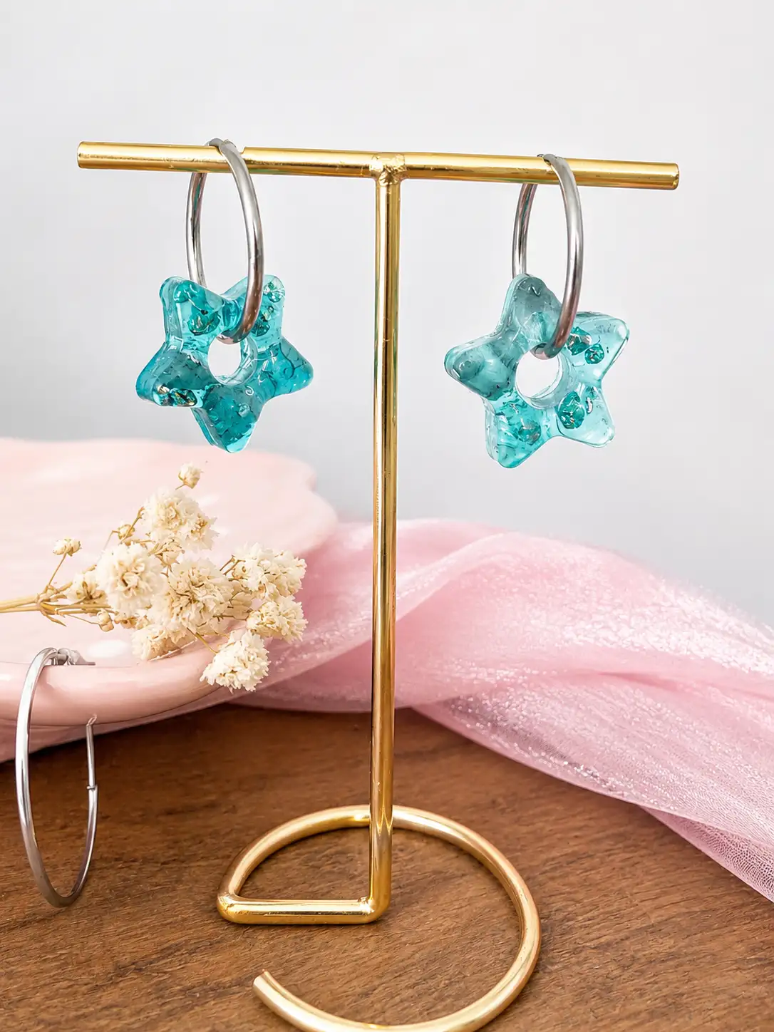 Boucles d'oreilles Pampilles interchangeables en résine et similicuir « Étoiles Lagon »