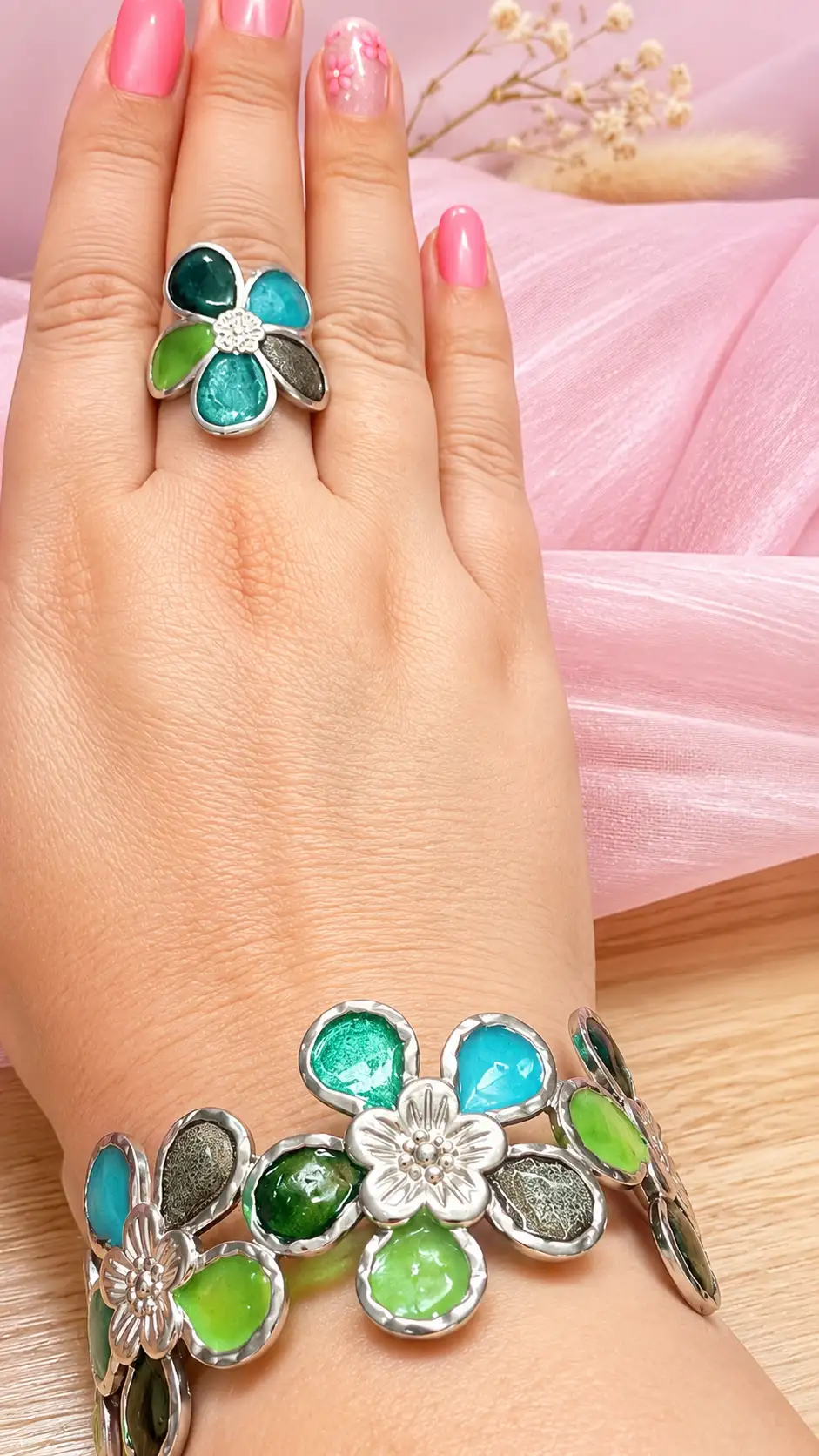 Parure bracelet manchette et bague "Fleur Émeraude "– Résine & Simili cuir