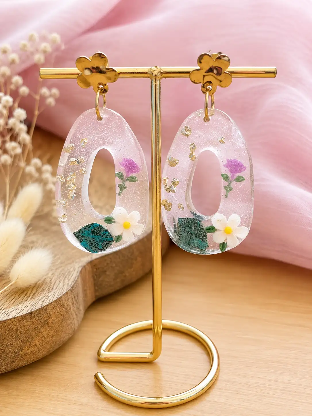 Boucles d'oreilles artisanales en résine et simili "rêverie fleurie"
