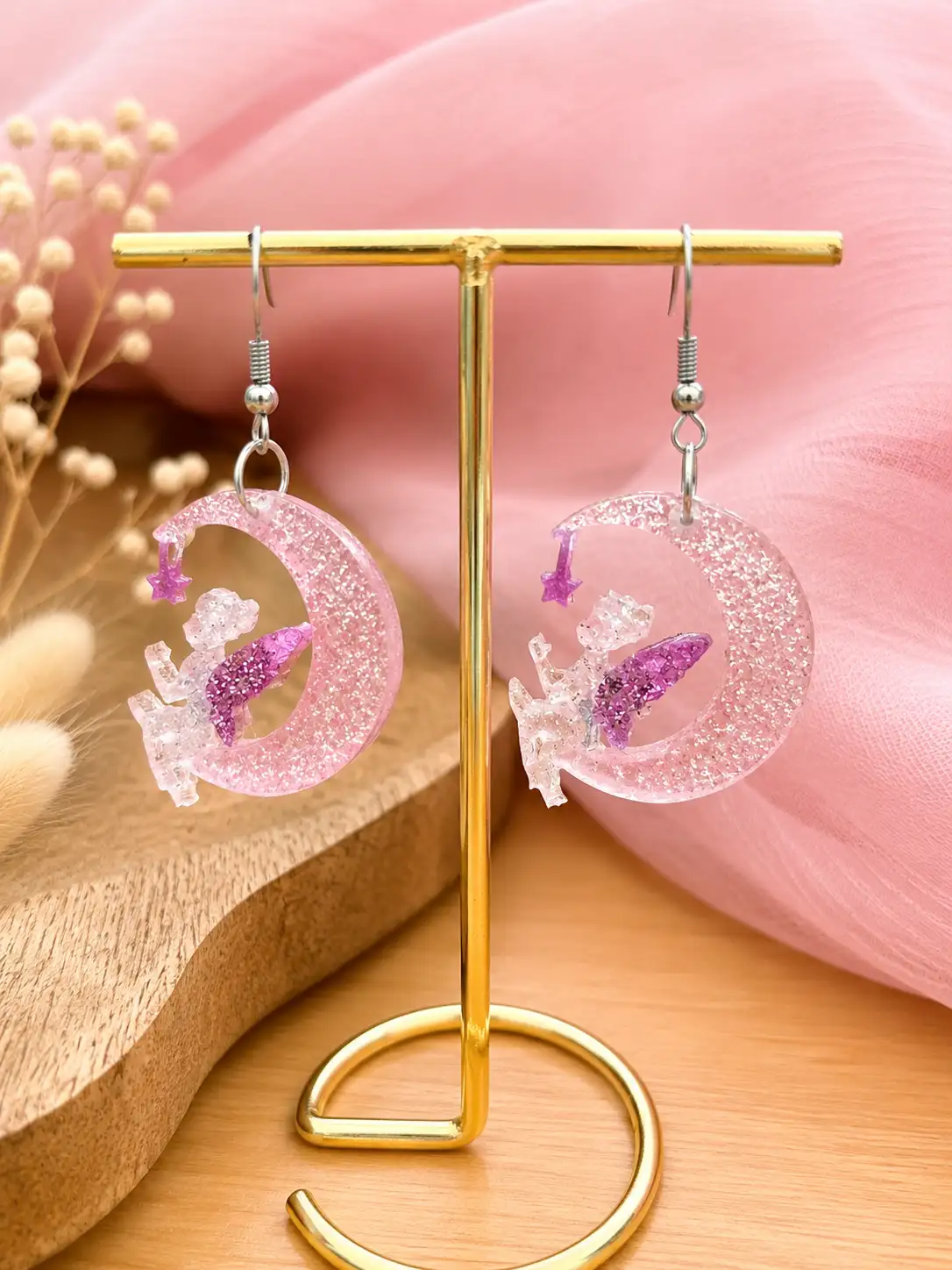 Boucles d'oreilles artisanales en simili et résine "fée du croissant de lune "