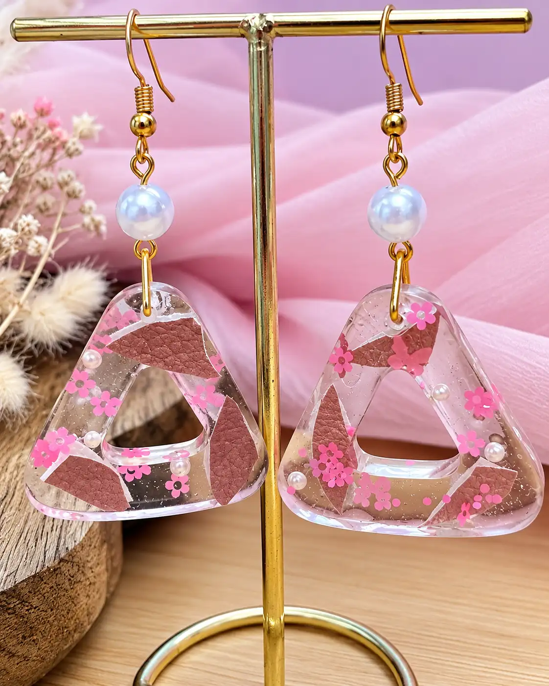 Boucles d’oreilles en résine & simili — Une touche de poésie à porter
